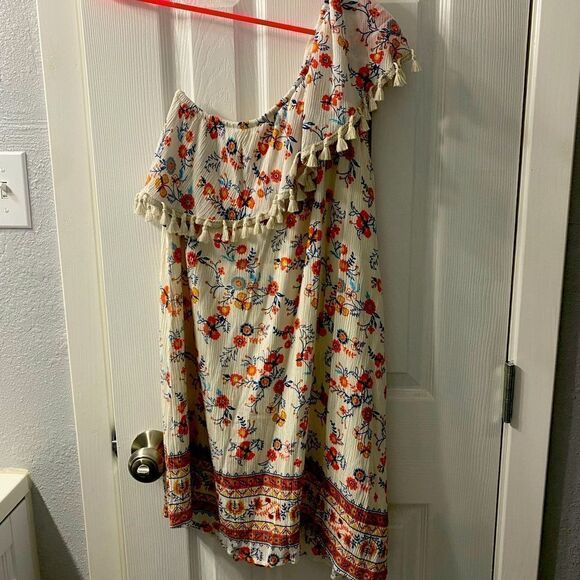 Hint of Mint Off-shoulder Tunic Top Floral Mixed Print Medium - Picture 1 of 9